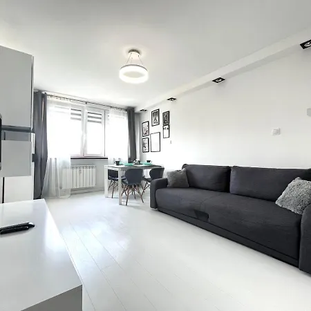 Inflancka - Self Check-in 20h *